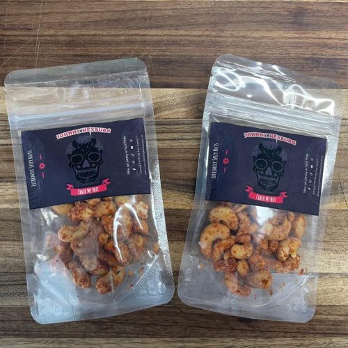 Johnny Hexburg - Crack my Nut (with Carolina Reaper) - EXTREMELY HOT !